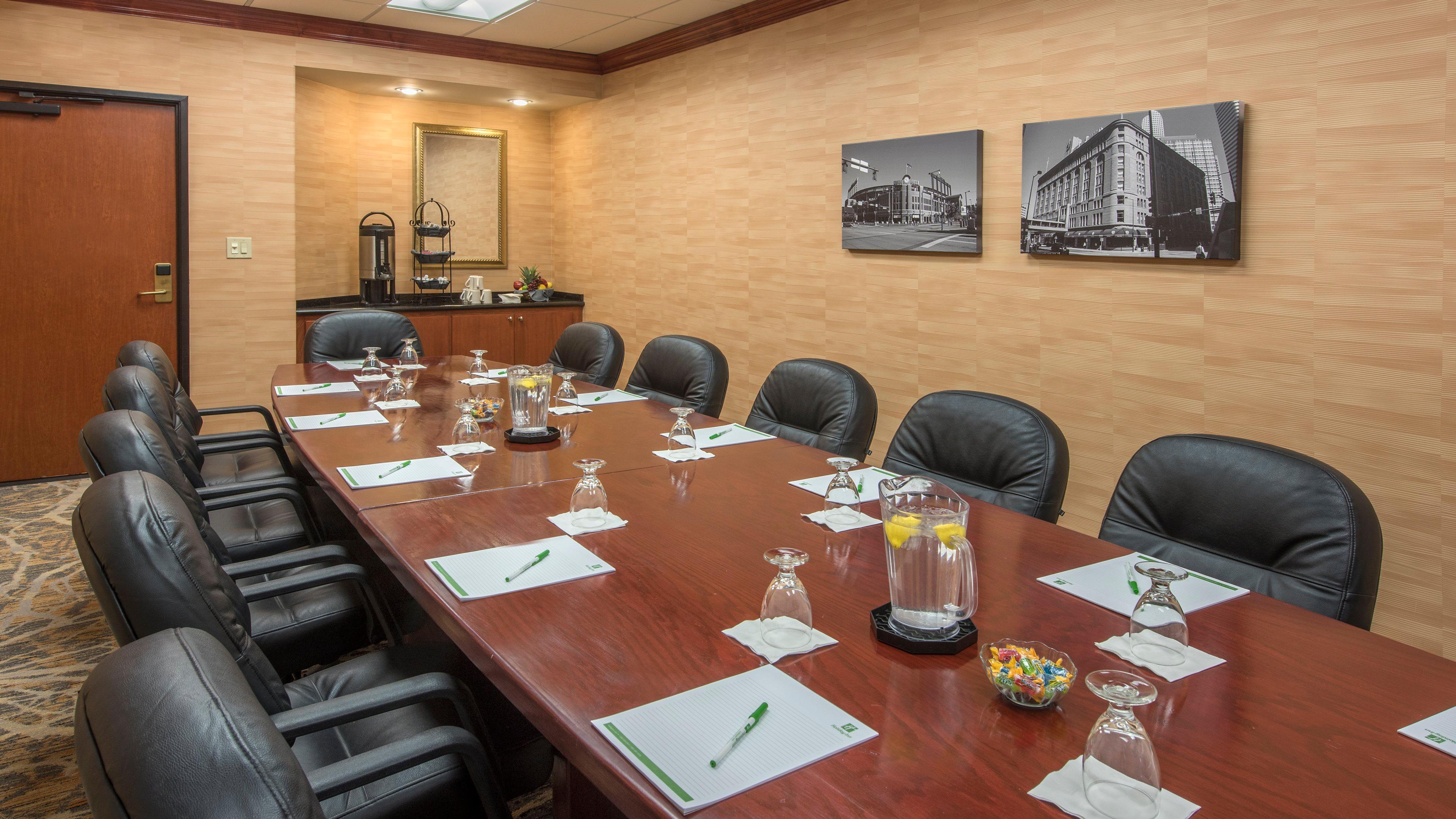 Holiday Inn Denver Lakewood By Ihg Exterior photo
